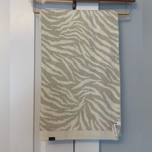 Athleta scarf
